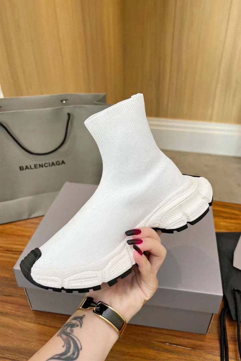 Balenciaga Женские кроссовки белого цвета 