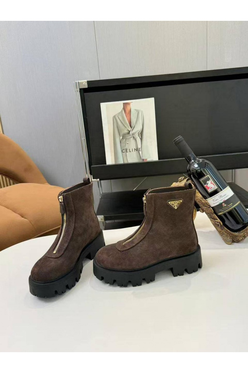 Prada Женские замшевые сапоги 