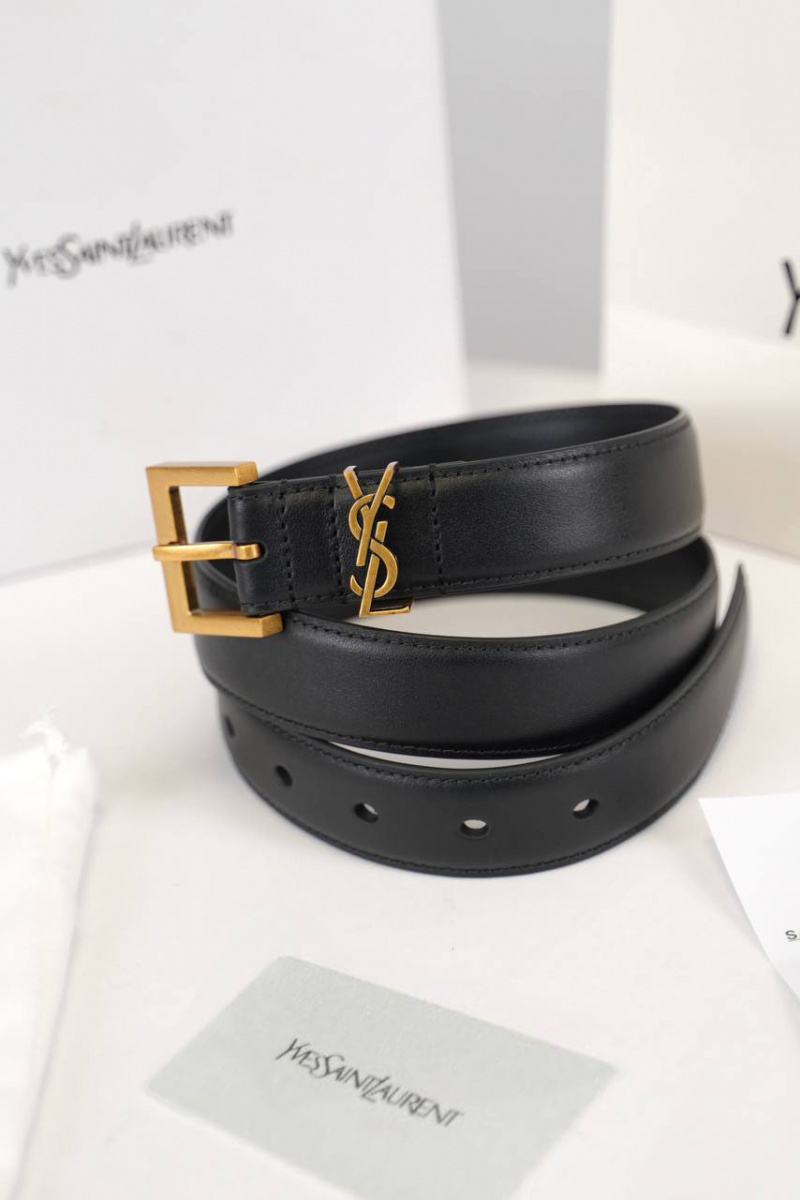 Yves Saint Laurent Кожаный ремень Cassandre (ширина 3 см, длина 80 / 85 см)