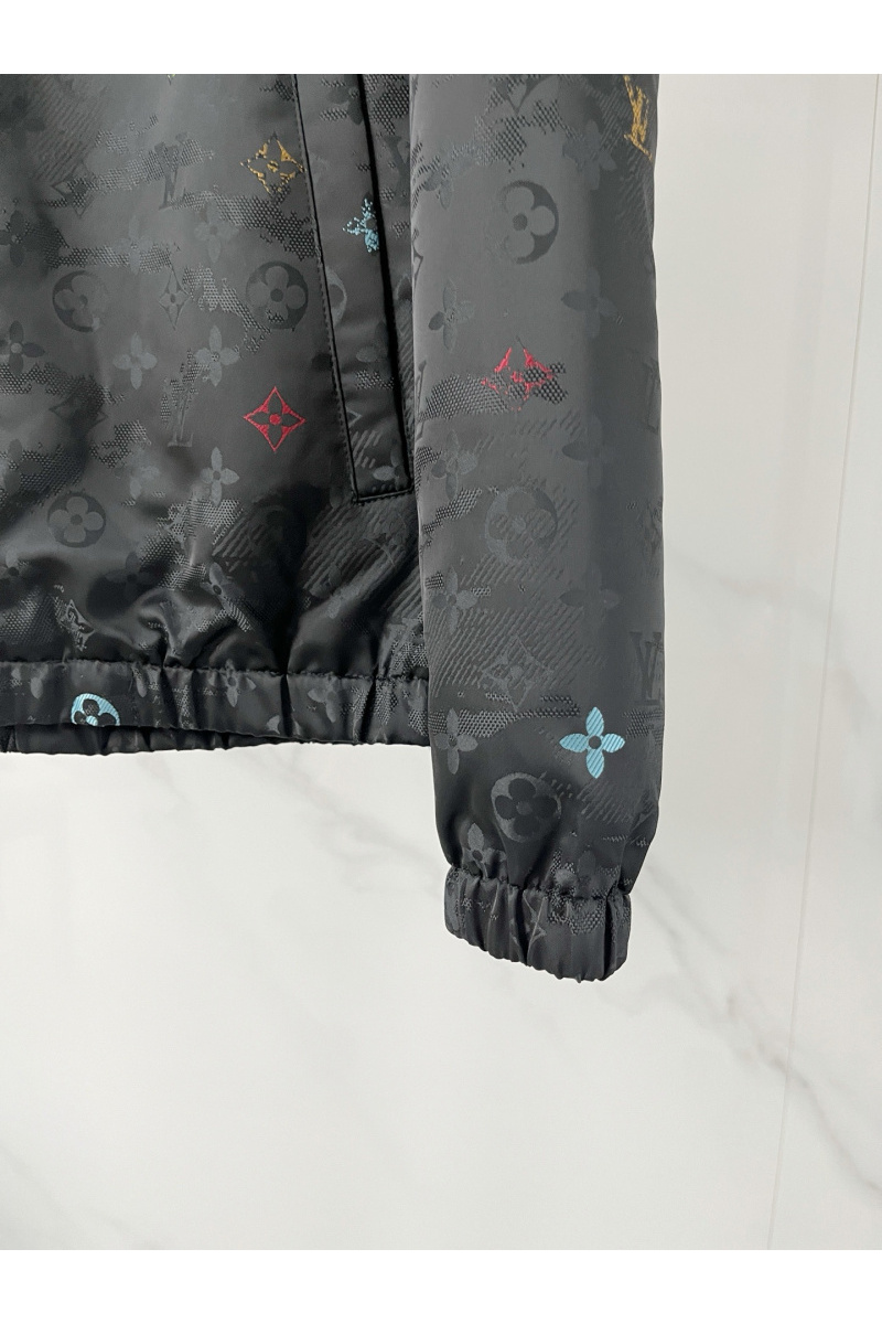 Lоuis Vuittоn Ветровка чёрного цвета Monogram