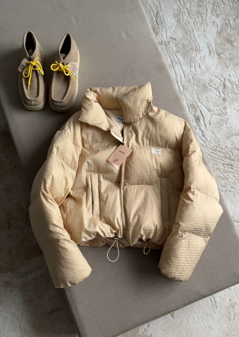 MIU MIU Бежевая женская куртка 