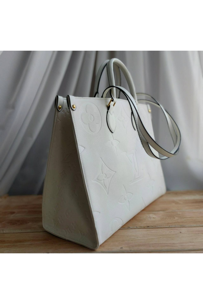Lоuis Vuittоn Кожаная сумка Onthego GM 40x32 см - White