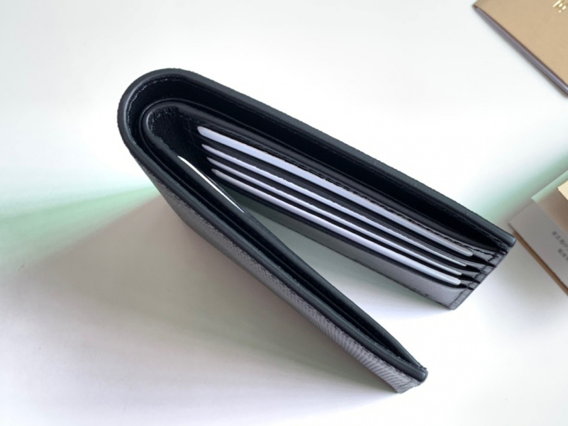 Burberry Кожаный кошелёк Premium 11x10 см