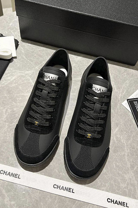 Женские кожаные кроссовки чёрного цвета