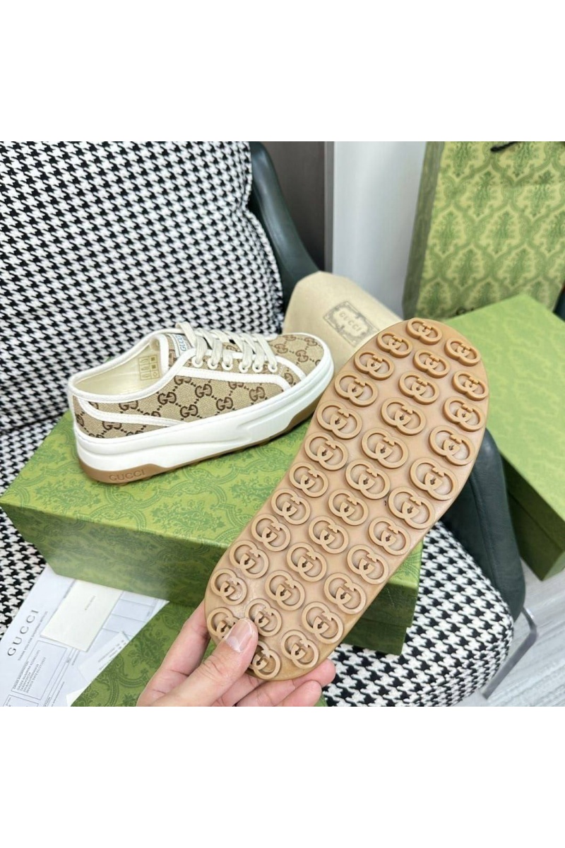 Gucci Женские кроссовки GG Screener premium