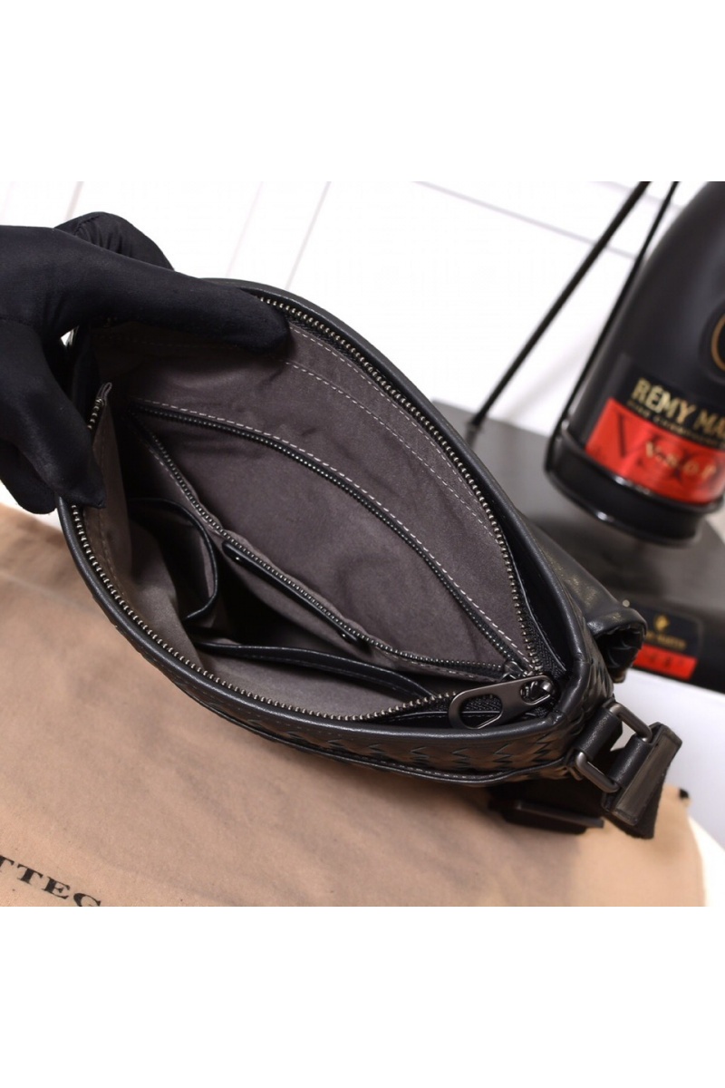 Bottega Veneta Кожаная сумка Premium 30x30x5.5 см