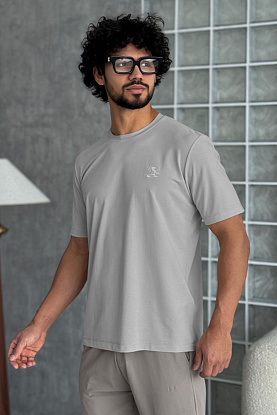 Мужская серая футболка 