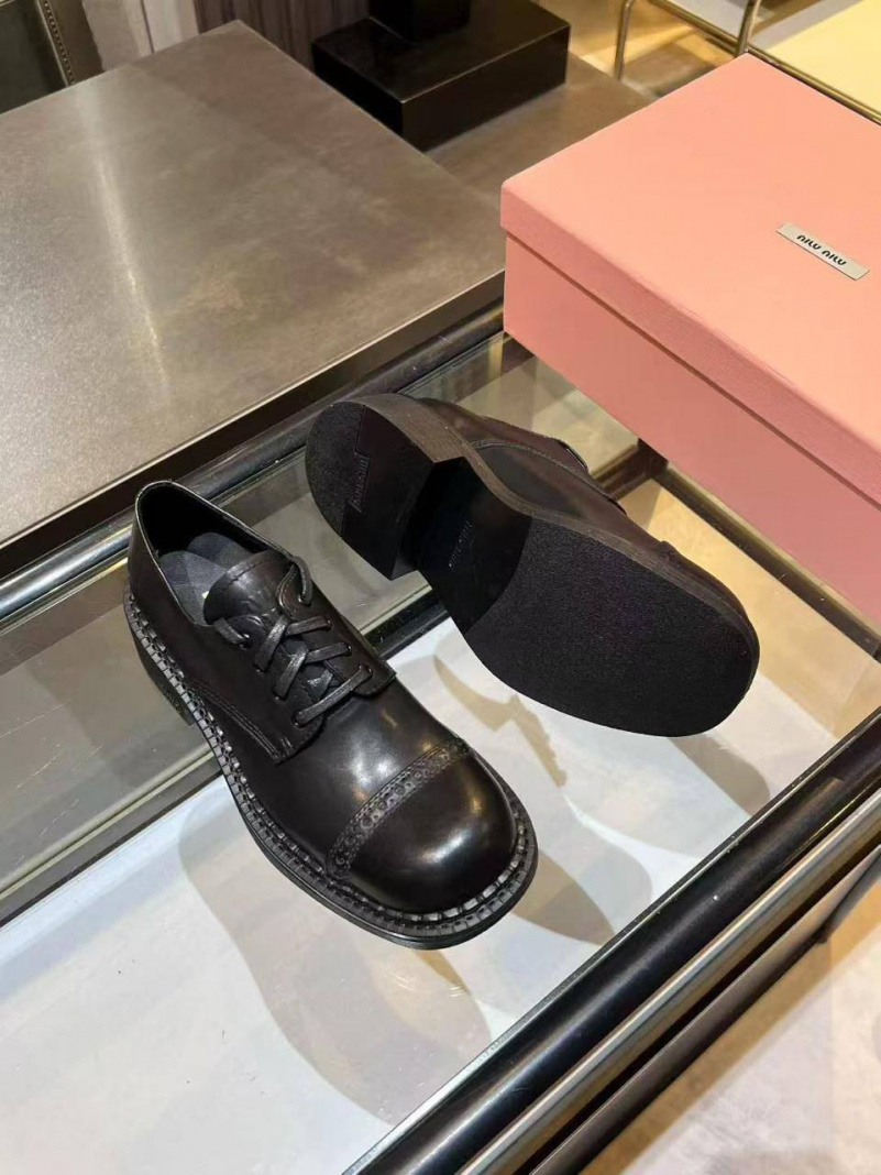 MIU MIU Женские кожаные ботинки дерби 