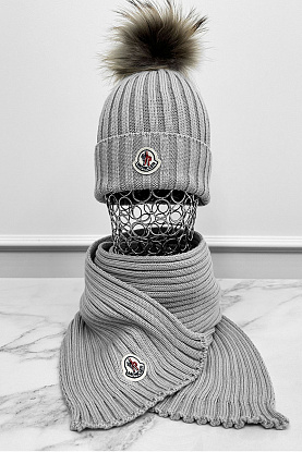 Комплект из шапки и шарфа серого цвета logo-patch