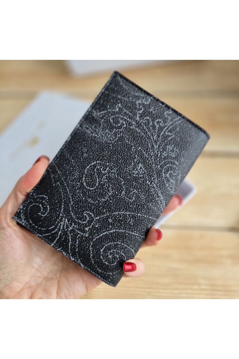 Etro Кожаная обложка на паспорт с узором пейсли 14х9.5 см