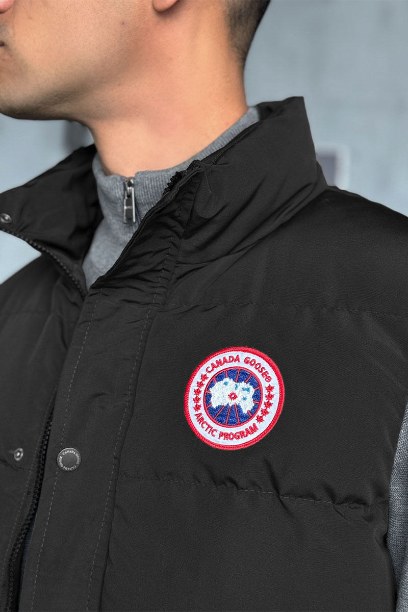 Canada Goose Жилет чёрного цвета logo-patch 