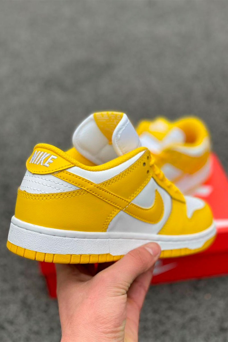 Nike dunks outlet yellow and white