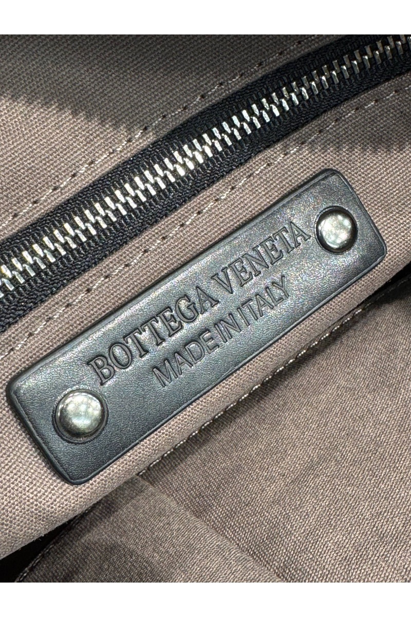 Bottega Veneta Кожаная сумка Intreccio premium 27x24x7 см