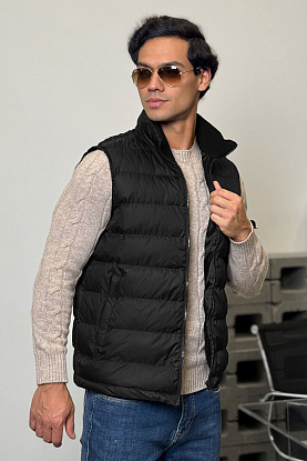 Мужской чёрный жилет 