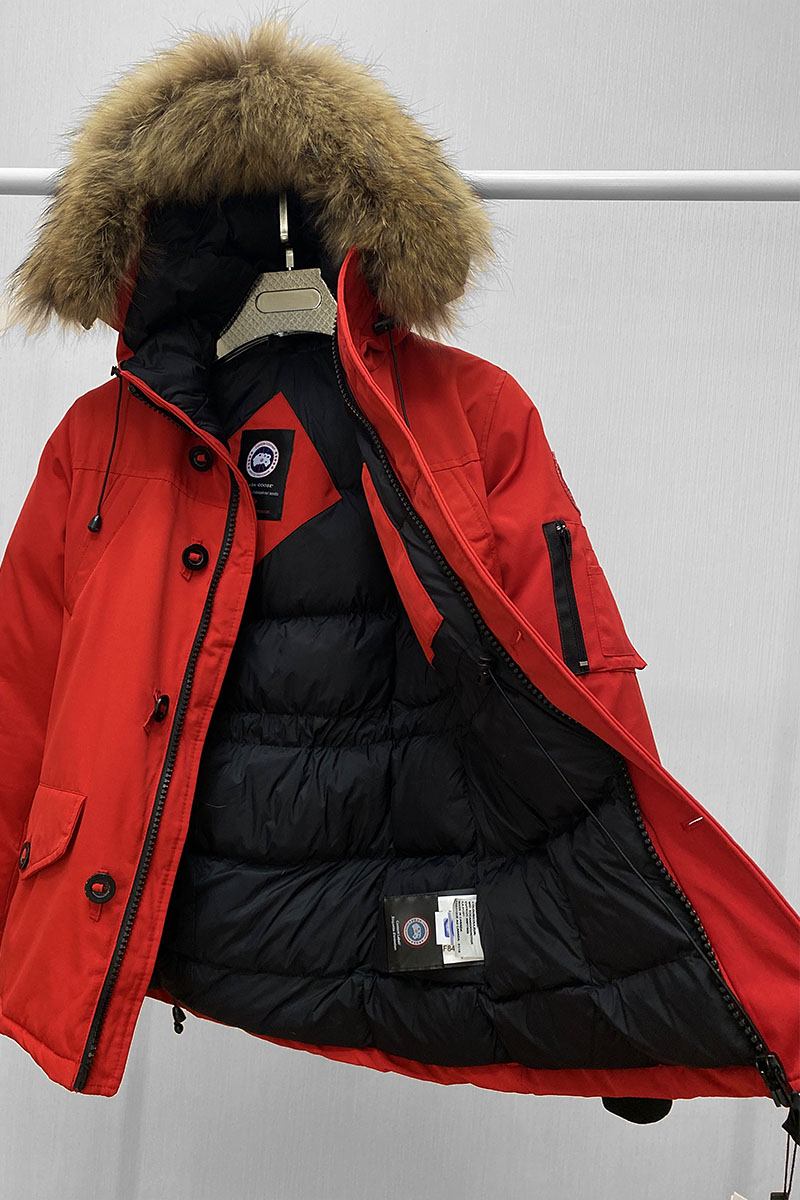 Canada Goose Женская куртка красного цвета
