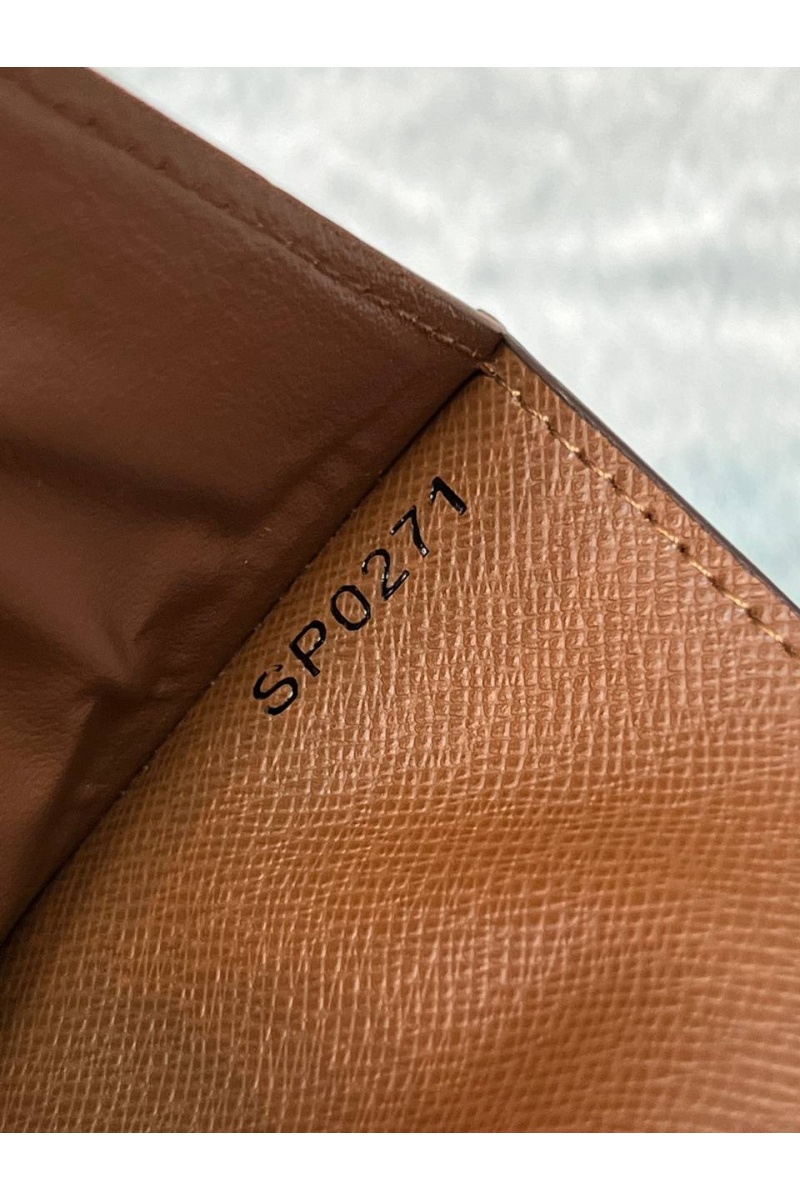 Lоuis Vuittоn Кожаная обложка для паспорта Premium 14x9.5x1.5 см