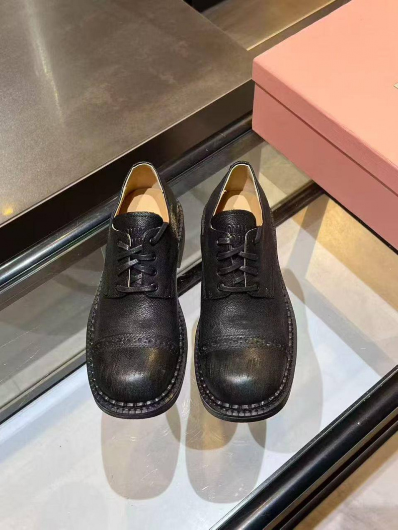 MIU MIU Женские кожаные ботинки дерби 