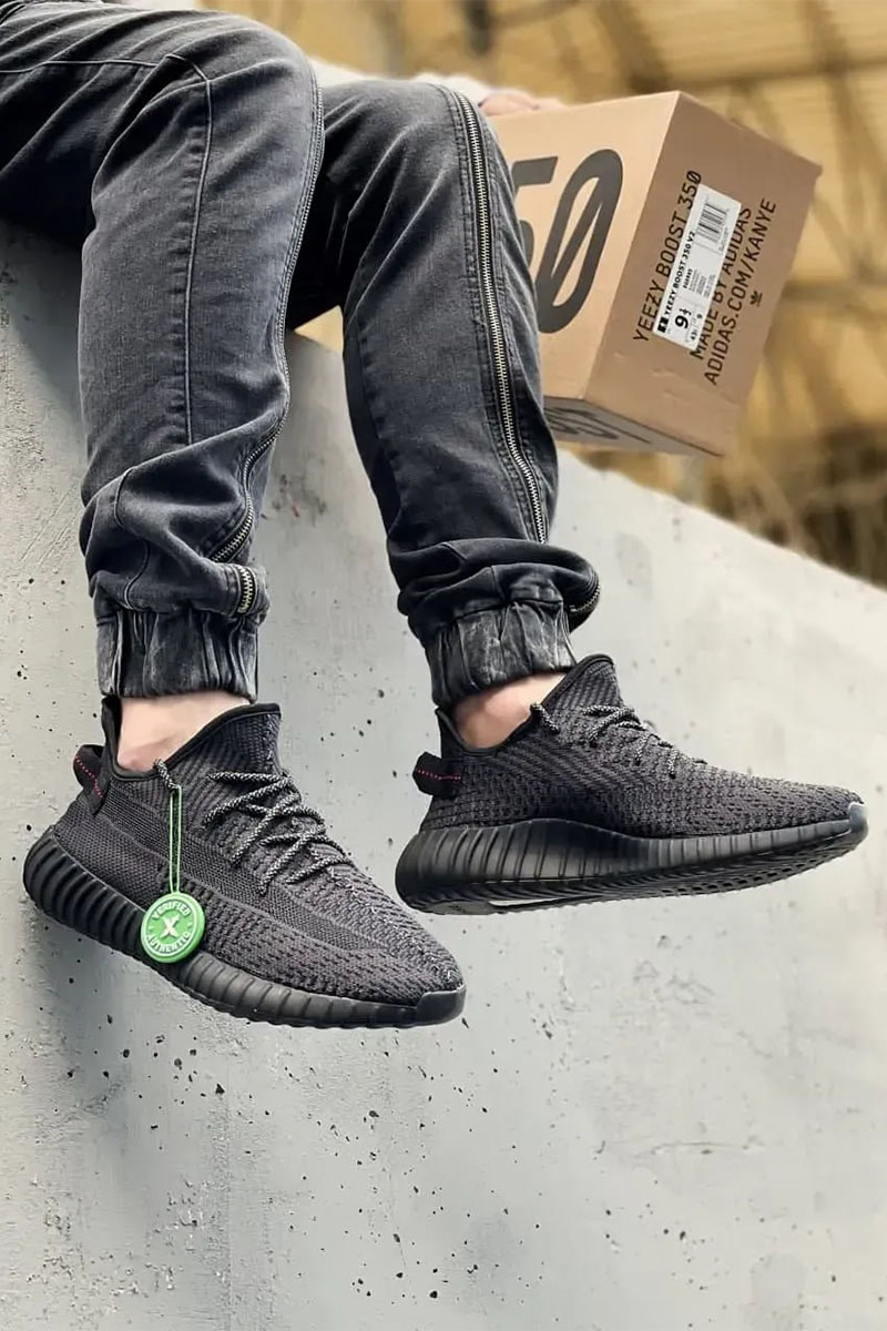 Adidas Кроссовки Yeezy Boost 350 v2 Black "Reflective laces"