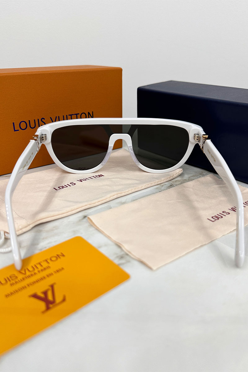 Lоuis Vuittоn Солнцезащитные очки белого цвета