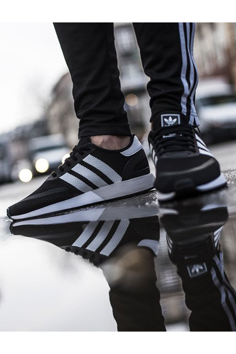 Лук с adidas Iniki