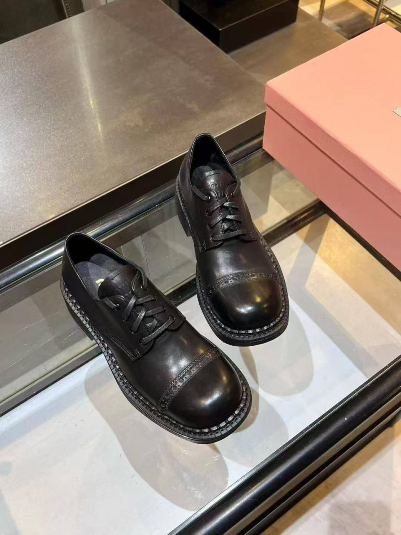 MIU MIU Женские кожаные ботинки дерби 