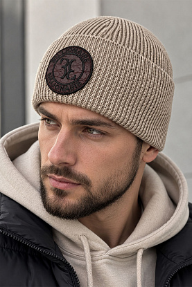 Бежевая шапка logo-patch