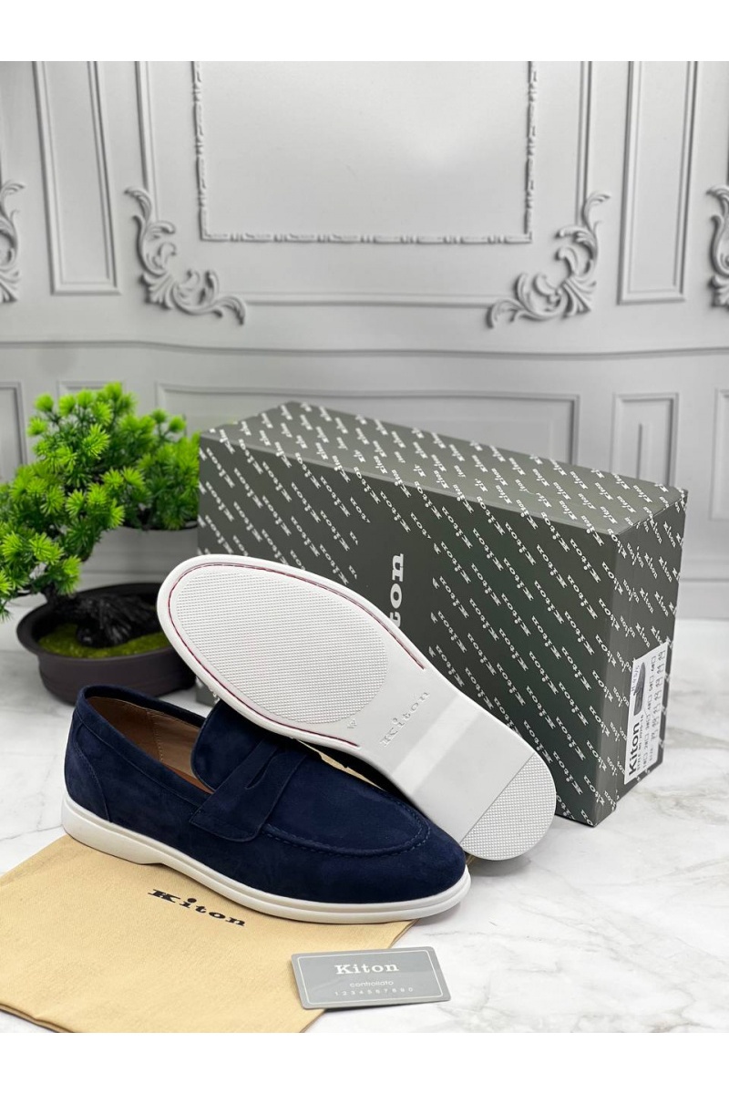 Kiton Замшевые лоферы тёмно-синего цвета
