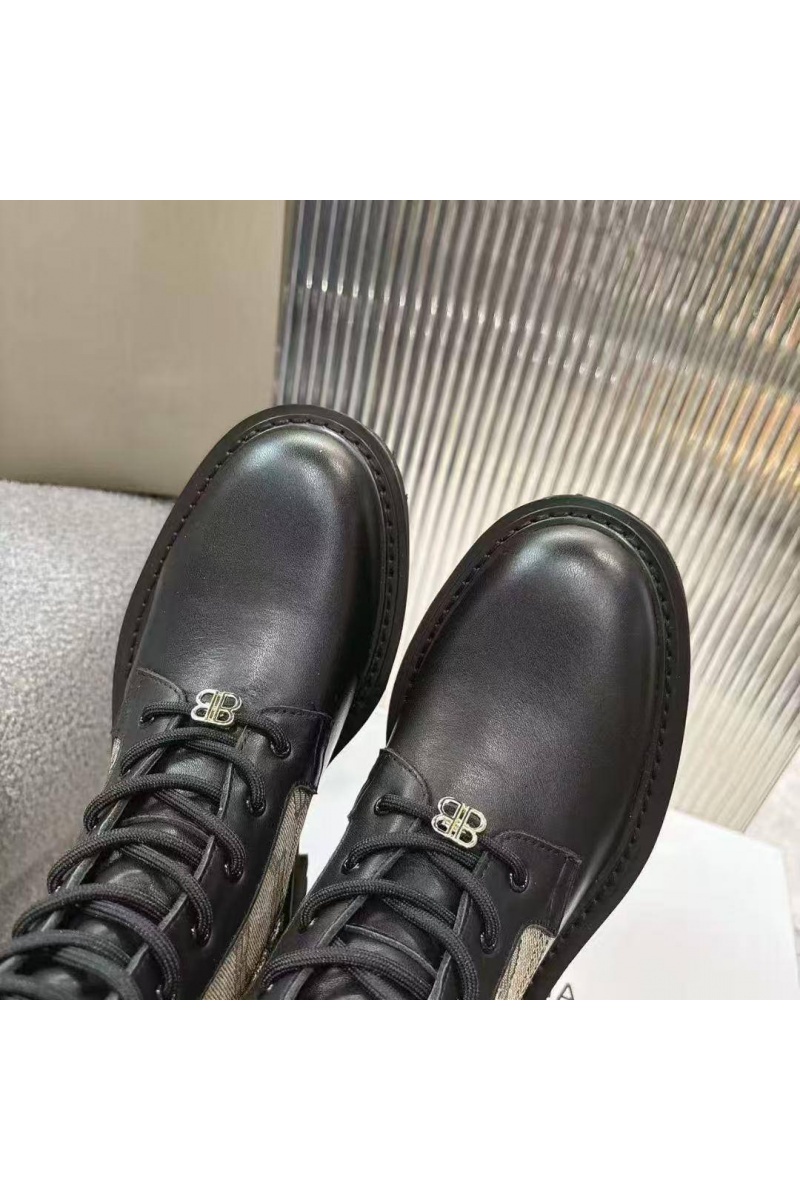 Balenciaga Женские кожаные ботинки чёрного цвета