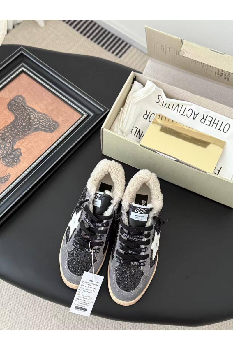 Designer Clothing Женские кроссовки с мехом Golden Goose