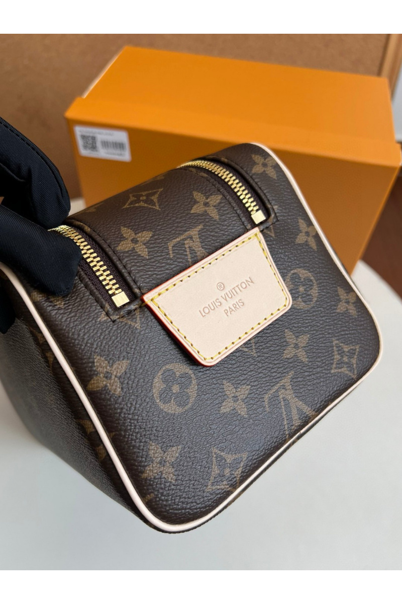 Lоuis Vuittоn Кожаный несессер Dopp Kit Premium 28x15x16.5 см