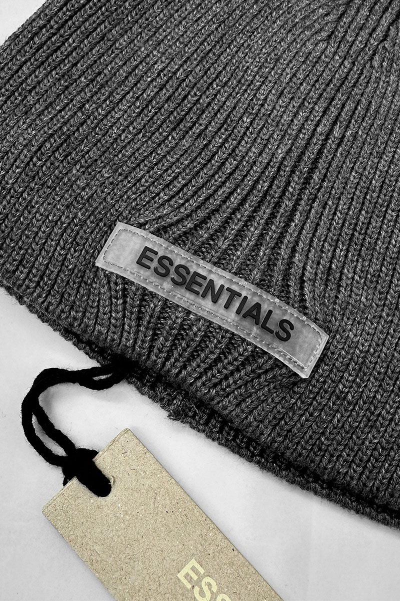 Designer Clothing Серая шапка Fear Of God Essentials logo-patch