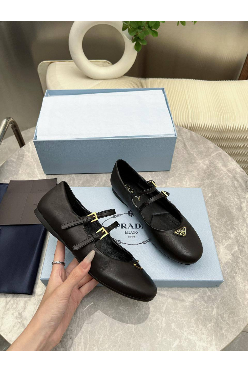 Prada Женские кожаные балетки Naplak чёрного цвета