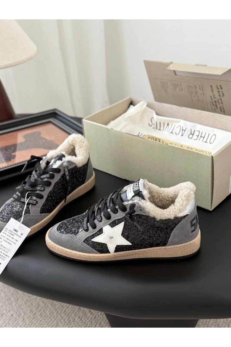 Designer Clothing Женские кроссовки с мехом Golden Goose