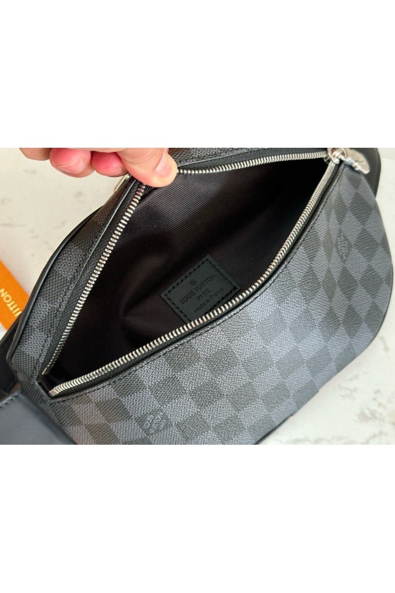 Lоuis Vuittоn Кожаная сумка на пояс Discovery Premium 26x13x7 см