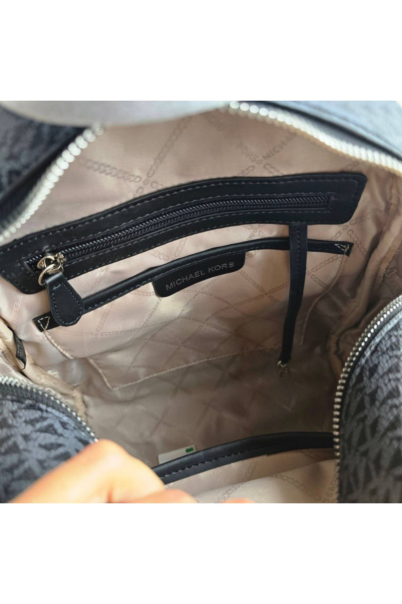 Michael Kors Кожаный чёрный рюкзак 32x27 см