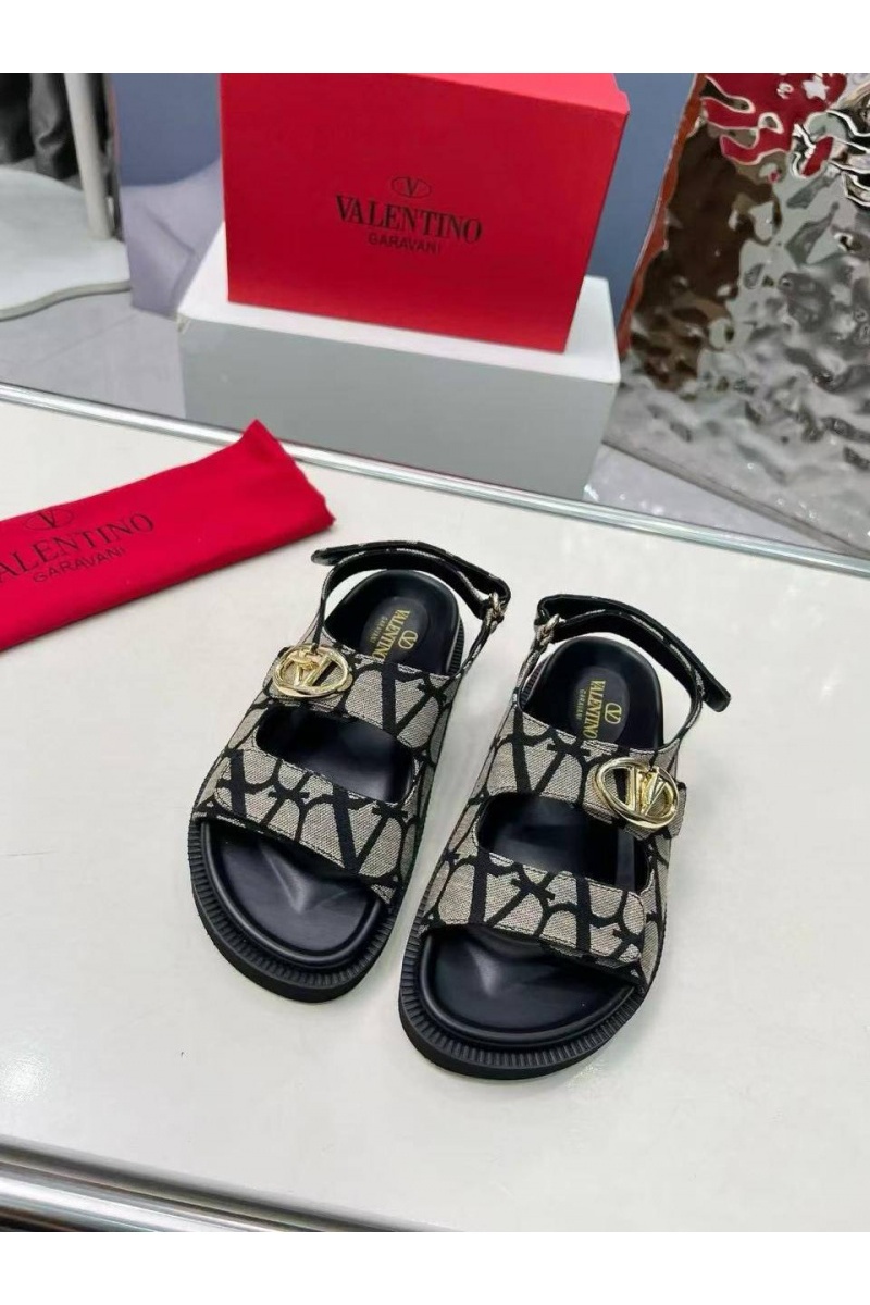 Valentino Женские кожаные сандалии Rockstud