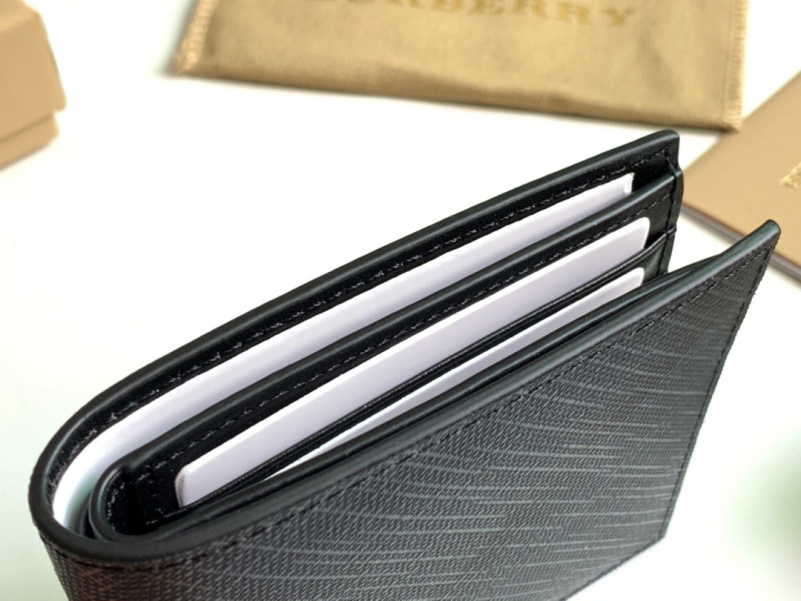 Burberry Кожаный кошелёк Premium 11x10 см