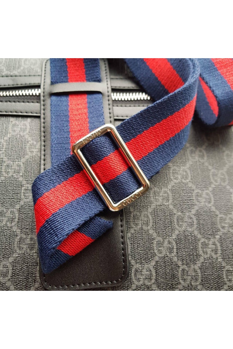 Gucci Кожаная сумка GG Black Supreme Square messenger bag 27x26 см