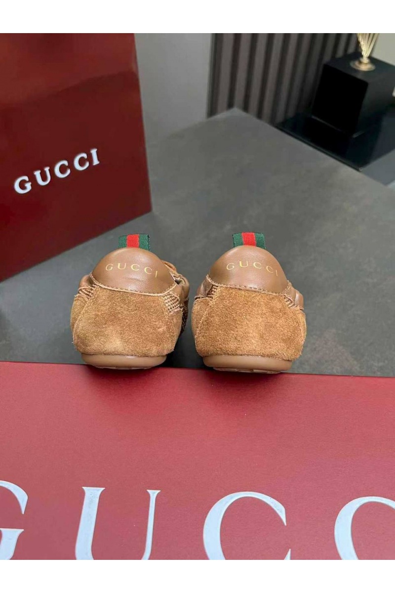 Gucci Женские кроссовки GG Shift premium
