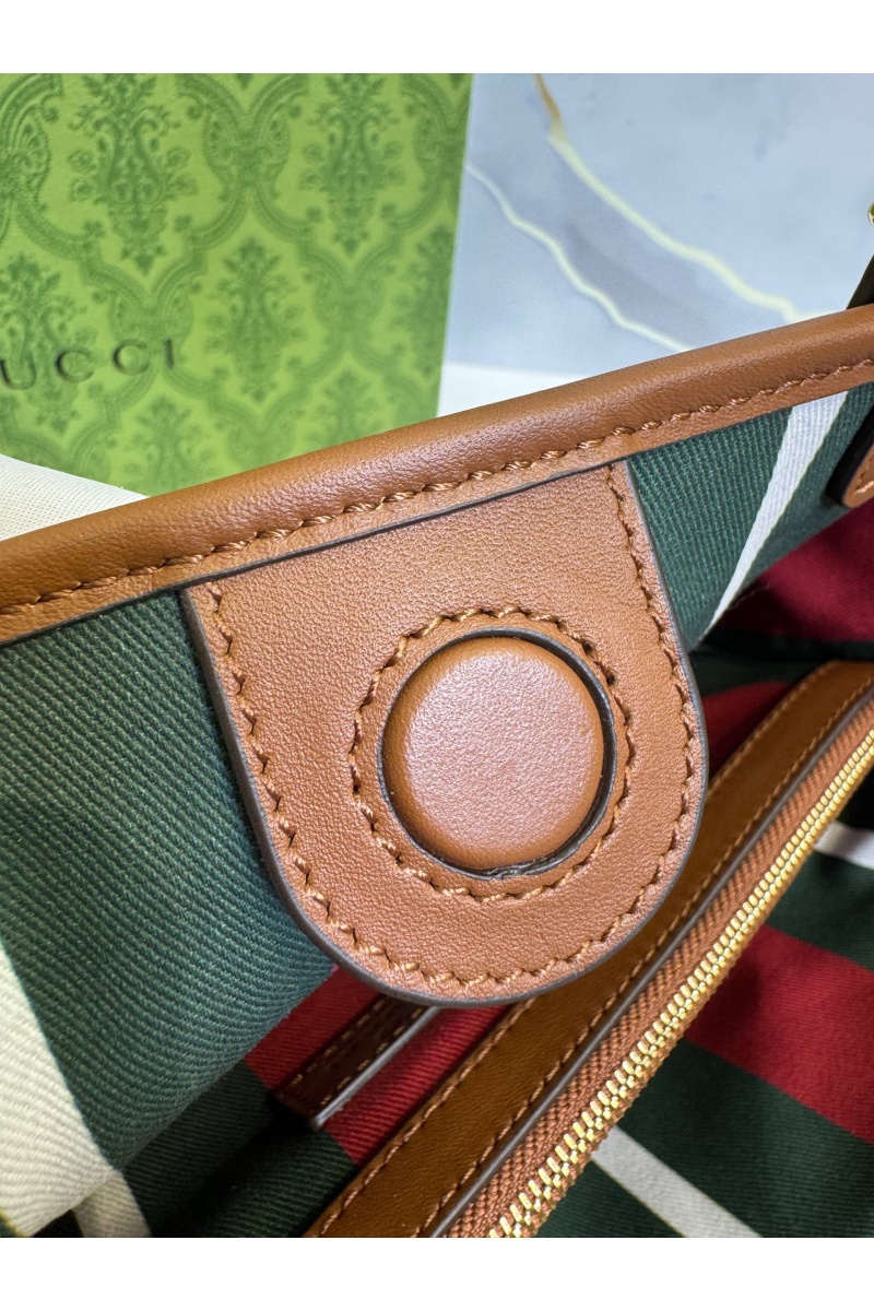 Gucci Кожаная сумка GG Emblem premium 30x19x11 см