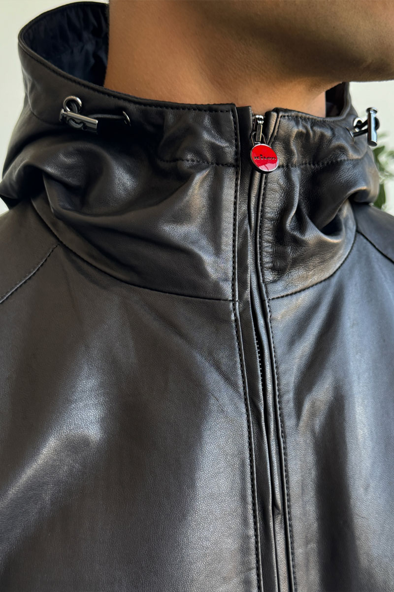 Kiton Кожаная куртка чёрного цвета Premium