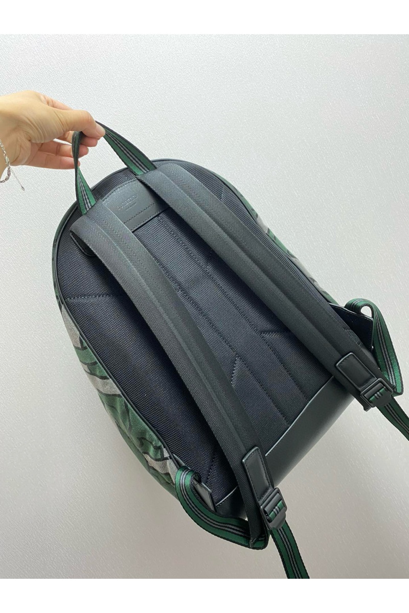 Burberry Рюкзак зелёного цвета TB Monogram Premium 30.5x14.5x42.5 см