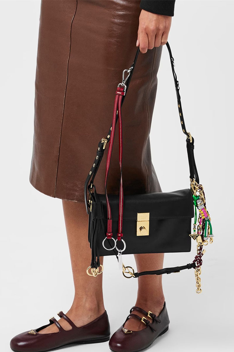 Prada Кожаная сумка Small Soft Sound 23x14 см