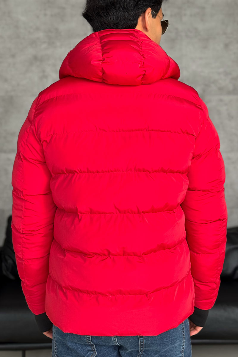 Moncler Утеплённая  куртка красного цвета logo-patch