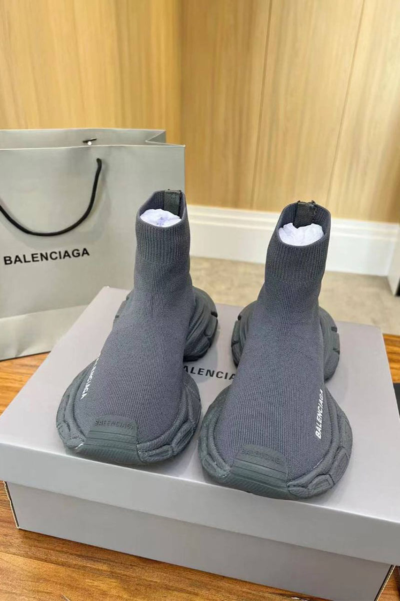 Balenciaga Женские кроссовки серого цвета 