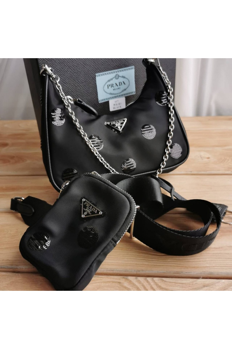 Prada Нейлоновая сумка 22x17 см