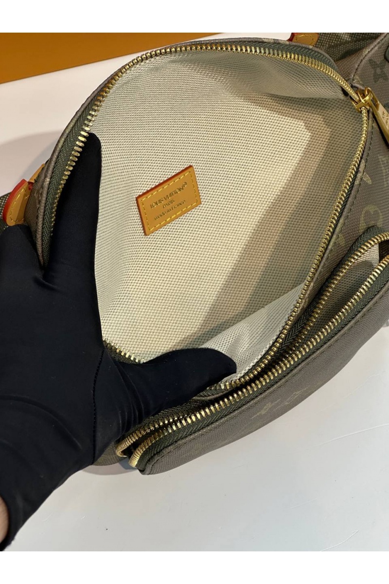 Lоuis Vuittоn Кожаная сумка Rush Bumbag premium 30x15x8 см