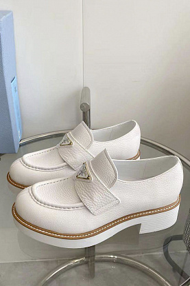 Женские кожаные лоферы Premium - White
