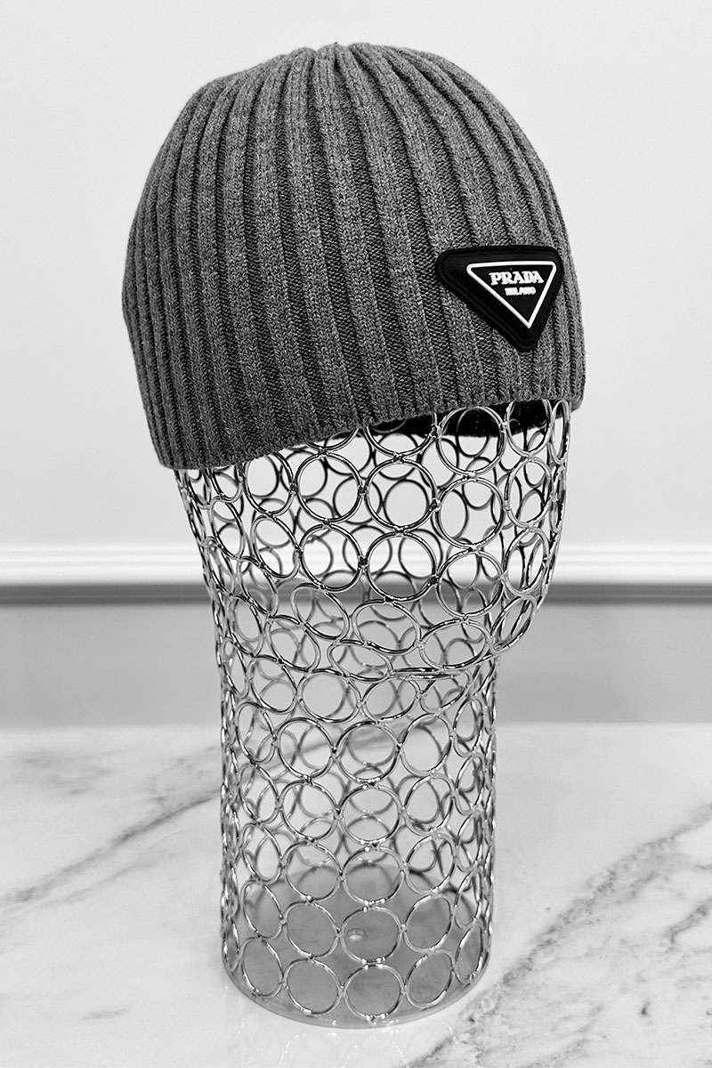 Prada Мужская серая шапка logo-patch