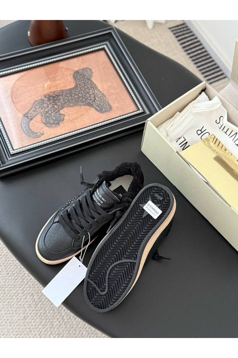 Designer Clothing Женские кроссовки с мехом Golden Goose